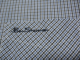 Ben Sherman, pánska modrobieločierna košeľa s krátkym rukávom 55%bavlna 45%polyester, aktuálne skladom - veľkosť S /detail/ 